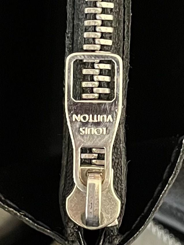 Louis Vuitton Zippy XL Taiga