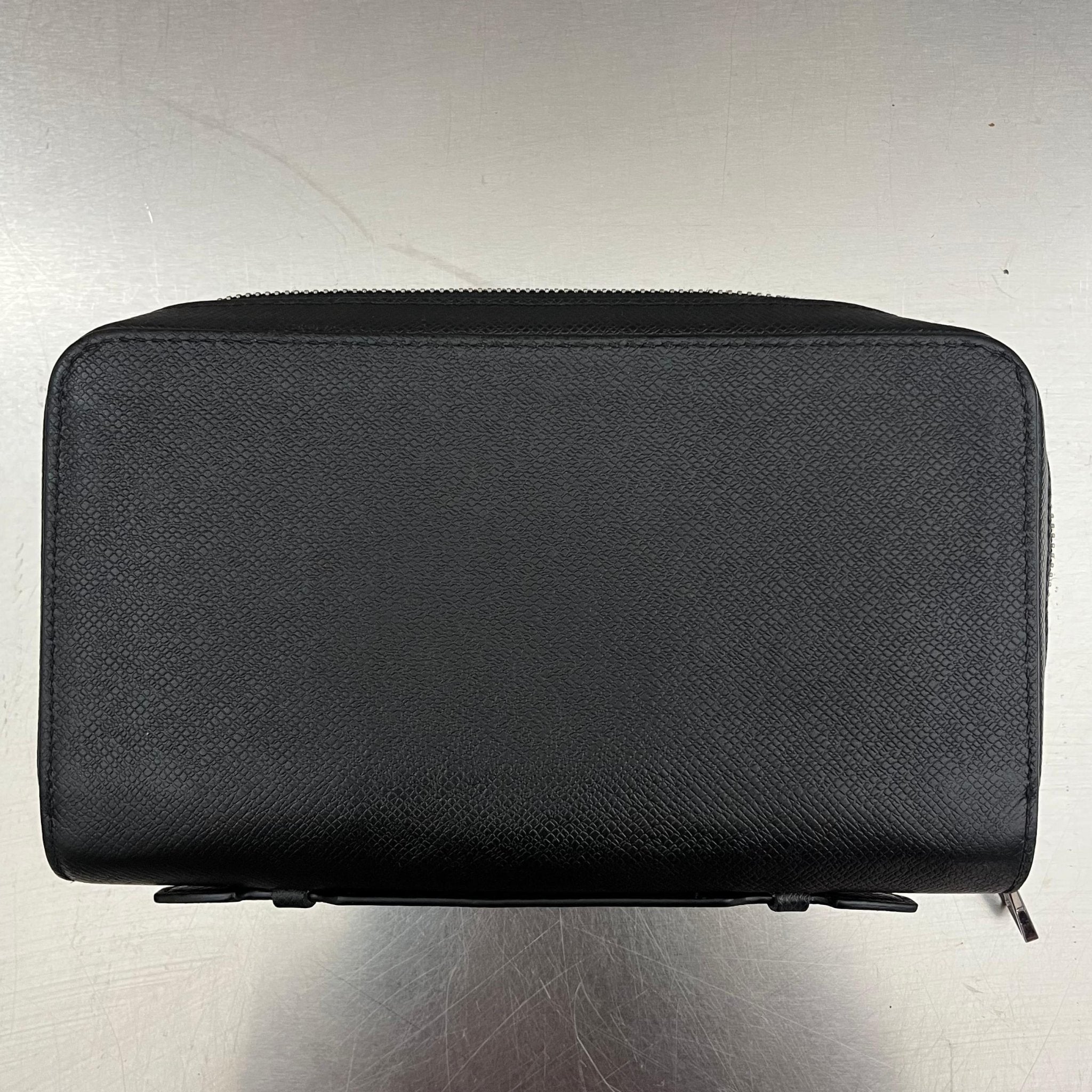 Louis Vuitton Zippy XL Taiga
